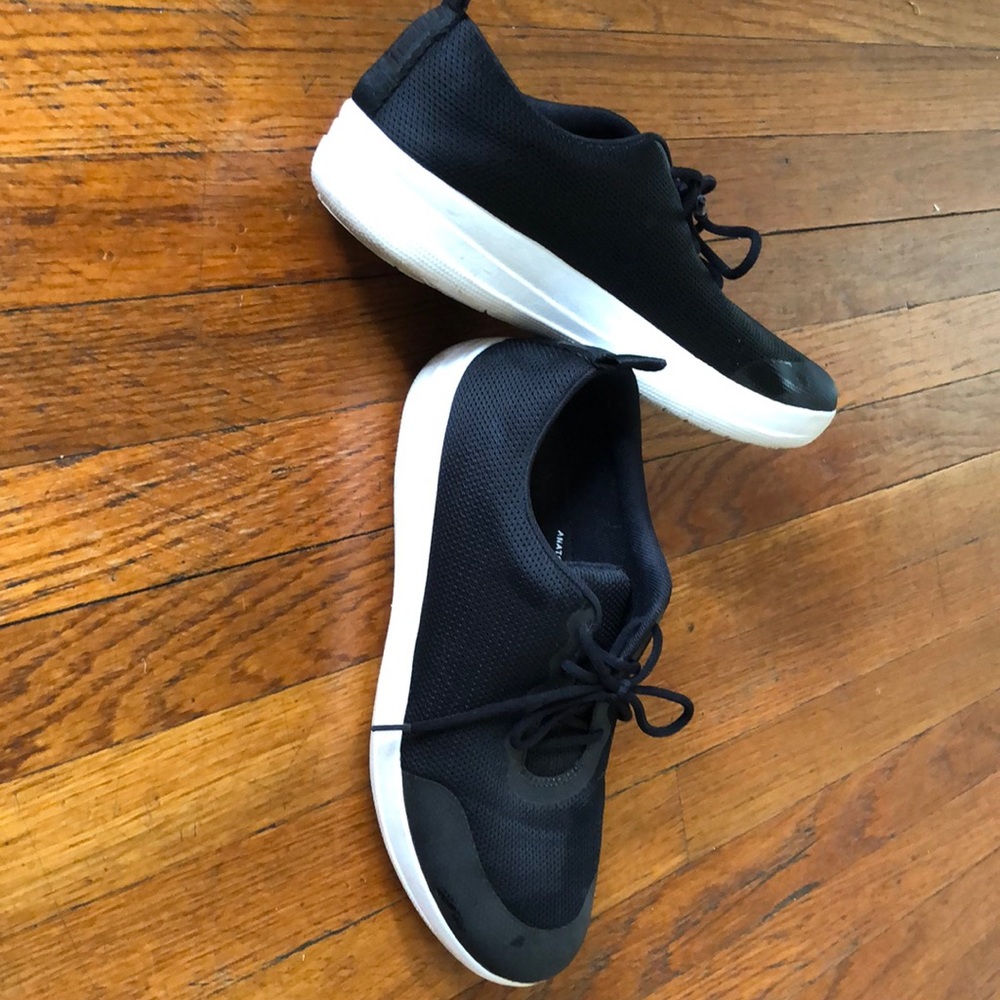 Fit flop sneakers